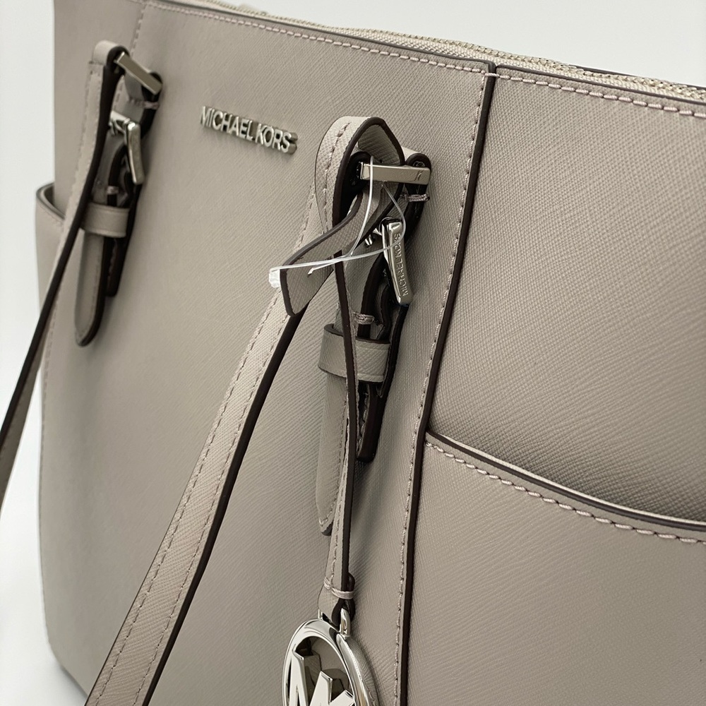 MICHAEL KORS CHARLOTTE LARGE TZ TOTE PEARL GREY - Picture 12 of 16